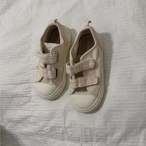Converse Kids Sneakers in Cream